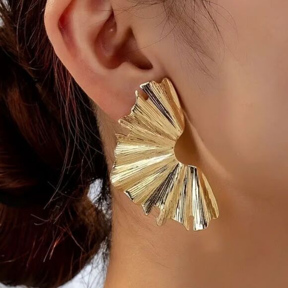 bohemian stud earrings A421 - Picture 1 of 4